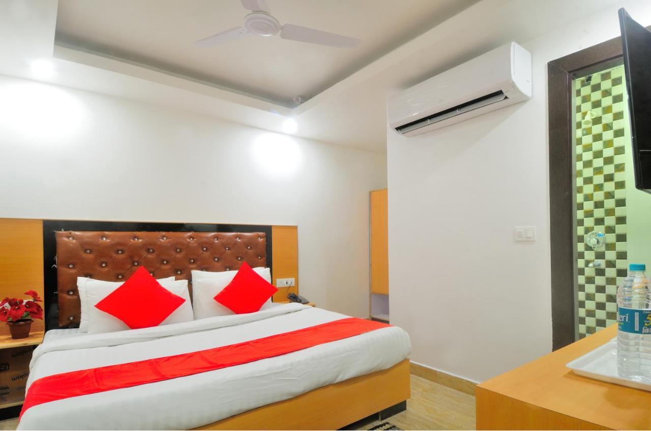 Hotel Noida Delight Eksteriør bilde