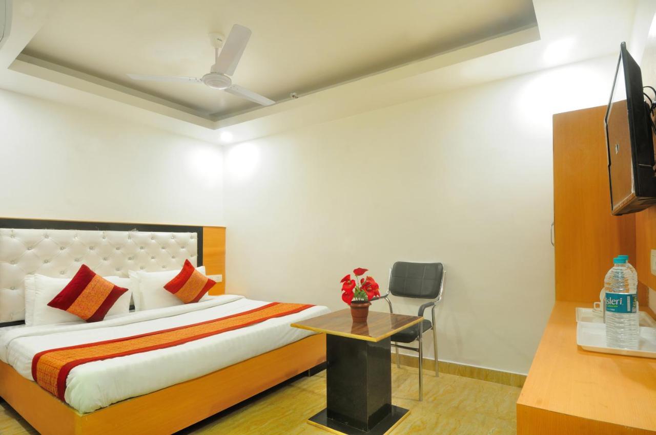 Hotel Noida Delight Eksteriør bilde