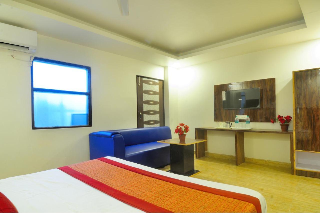 Hotel Noida Delight Eksteriør bilde