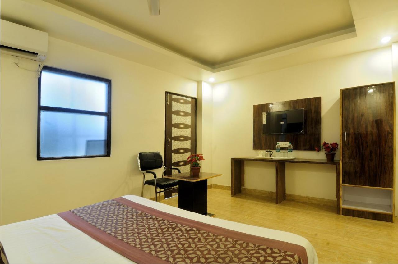 Hotel Noida Delight Eksteriør bilde